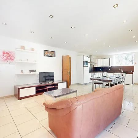 Spacieuse Maison En Perigord بيت للعطل