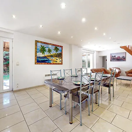 بيت للعطل Spacieuse Maison En Perigord لو بوج